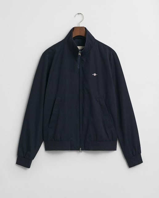 Imagen 0 de Chaqueta Hampshire ligera de hombre, versátil y repelente al agua, con cierre frontal, bolsillos laterales y cuello alto.