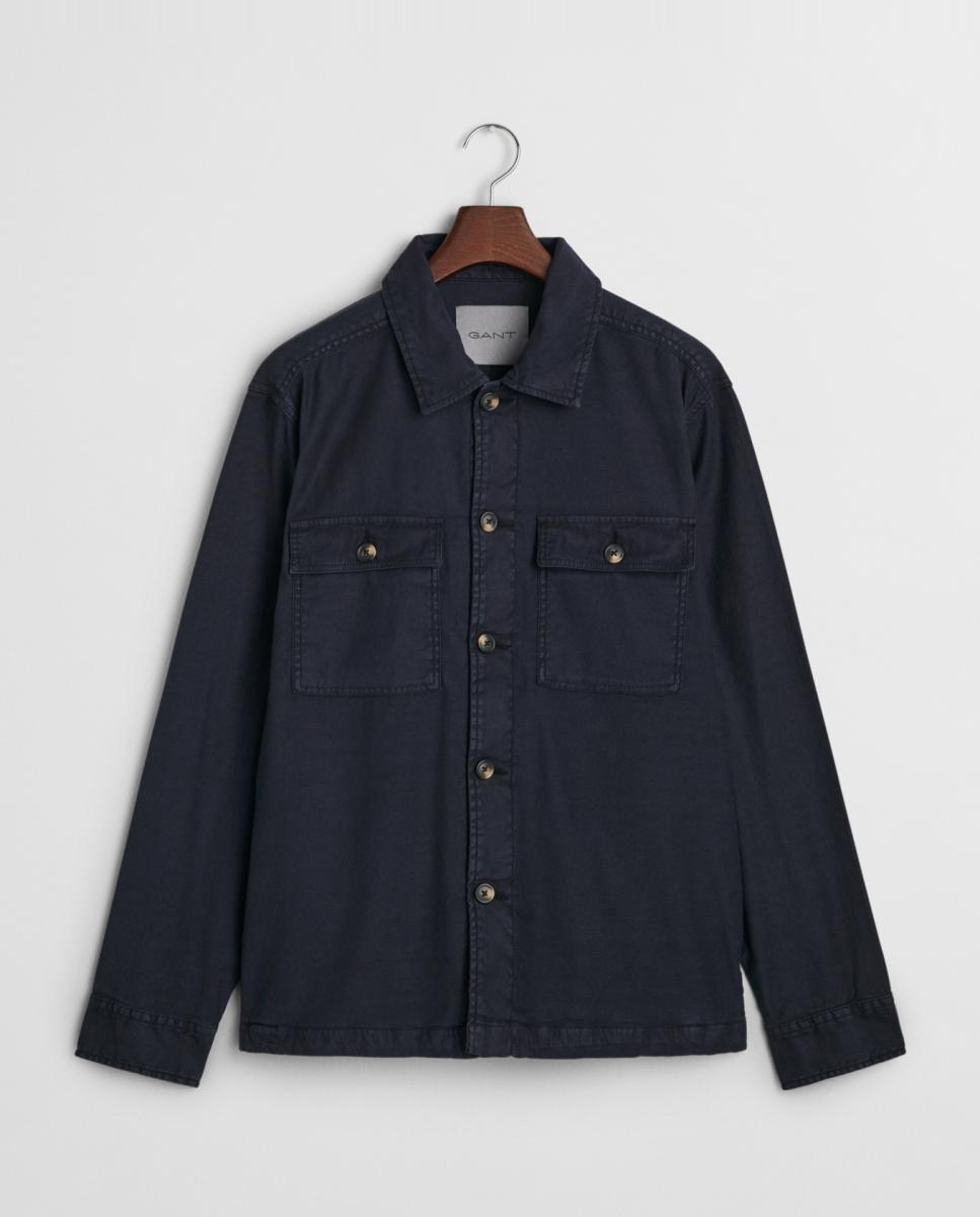Imagen 0 de Sobrecamisa de hombre en mezcla de algodón y lino con corte regular y efecto lavado, con bolsillos delanteros y botones de imitación cuerno.