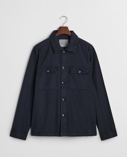 Imagen 0 de Sobrecamisa de hombre en mezcla de algodón y lino con corte regular y efecto lavado, con bolsillos delanteros y botones de imitación cuerno.