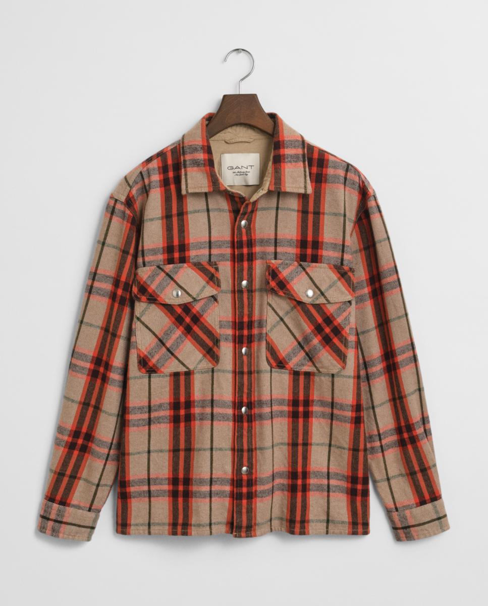 Imagen 0 de Sobrecamisa de hombre en mezcla de algodón con corte regular y diseño a cuadros.