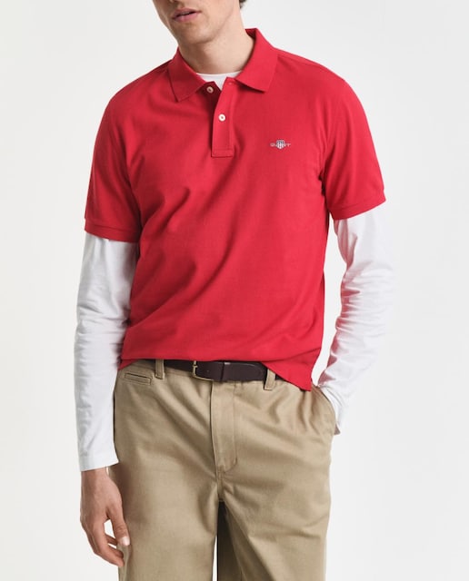 Imagen 0 de Polo de hombre en piqué de algodón con corte regular y logo bordado en el pecho.