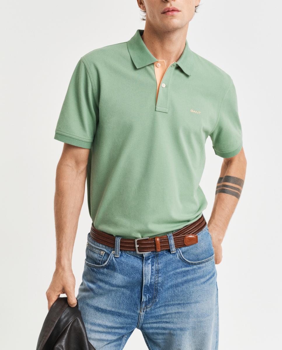 Imagen 0 de Polo de hombre en algodón elástico con logotipo bordado en contraste en el pecho.