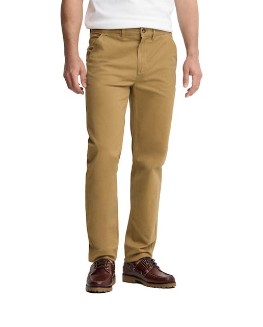 Imagen 0 de Pantalón chino de hombre de corte slim, confeccionado en algodón con un pequeño porcentaje de elastano que aporta mayor confort