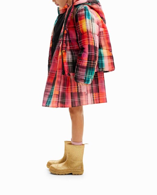 Imagen 0 de Abrigo acolchado estampado de niña