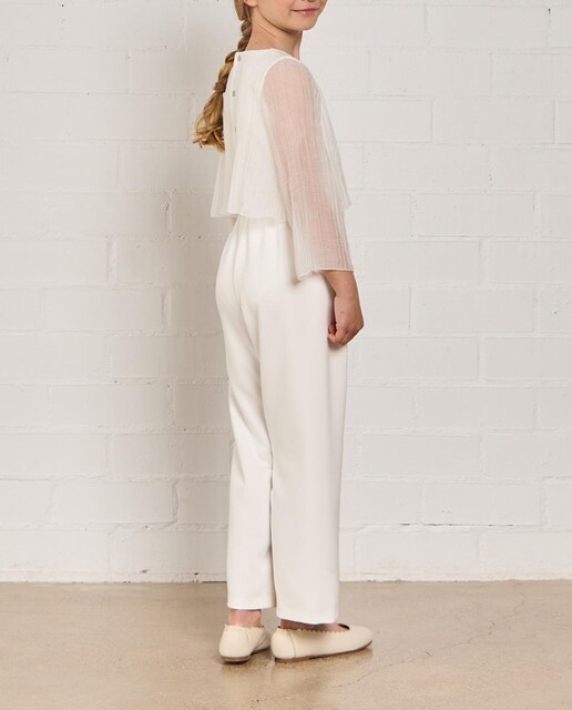 Imagen 0 de Mono de comunión de organza plisada con mangas 3/4 transparentes.