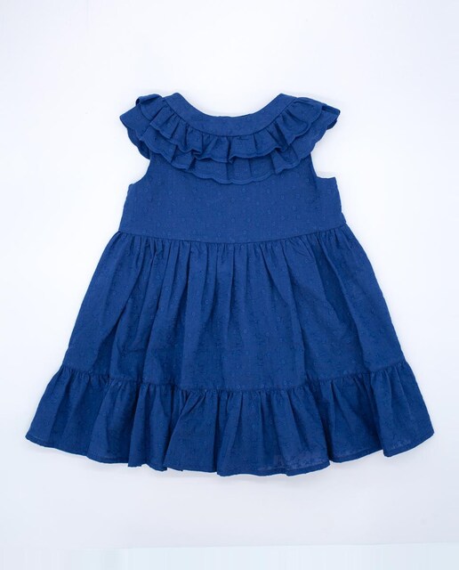 Imagen 0 de Vestido de voile bordado  . De tirantes con doble volante en el cuello, falda fruncida con volante.