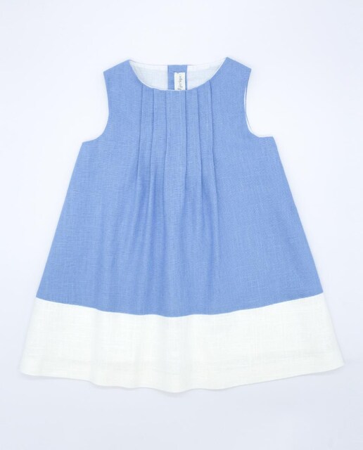 Imagen 0 de Vestido de lino  Con pieza en el bajo . Lorzas en la parte del pecho.