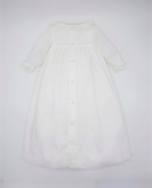 Imagen 0 de Faldón de bautizo de muselina bordada . Volante en el cuello y puntilla en el pecho y puños.