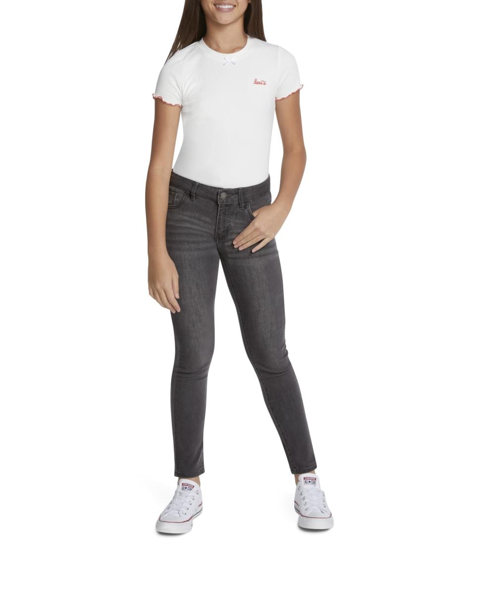 Imagen 0 de Pantalón vaquero para niña, toque moderno y carácter único