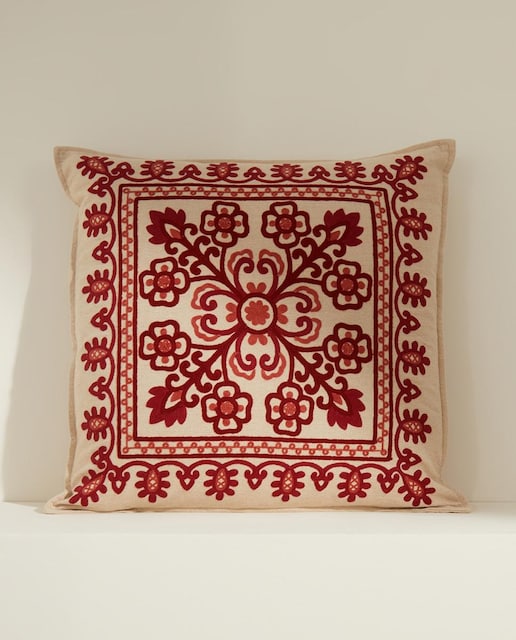 Imagen 0 de Cojín decorativo bordado Savory El Corte Inglés