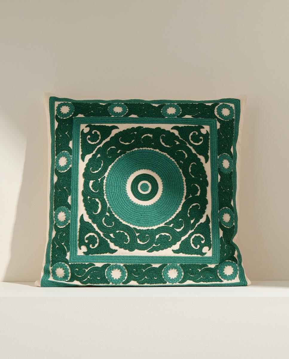 Imagen 0 de Cojín decorativo bordado Trapani verde El Corte Inglés