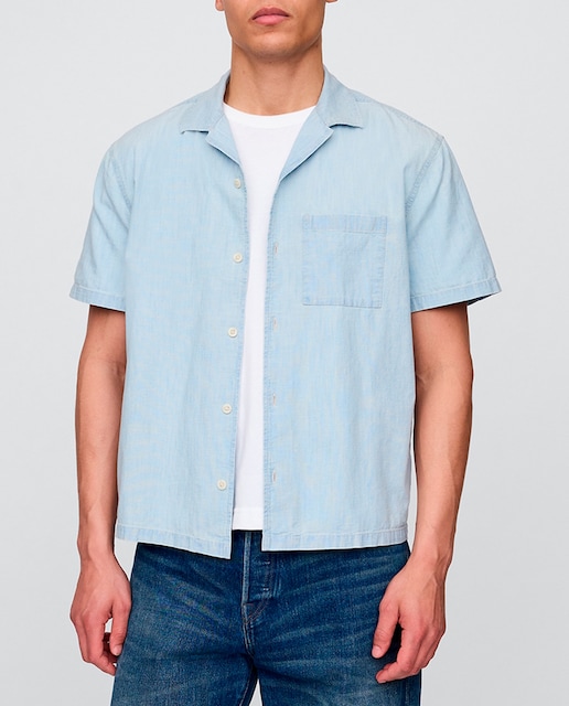 Imagen 0 de Camisa denim abotonada de hombre con manga corta