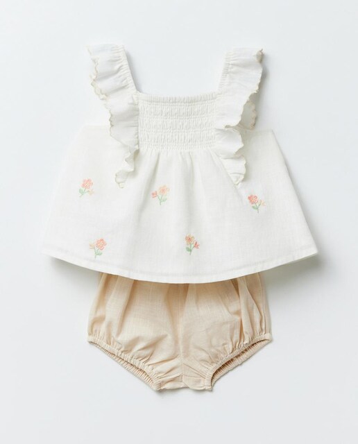 Imagen 0 de Blusa conjunto bordado