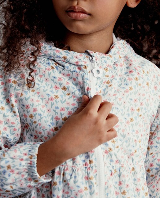 Imagen 0 de Abrigo florecitas