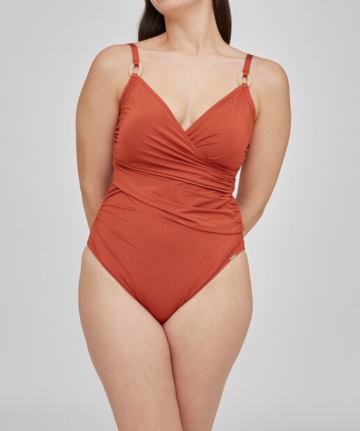 Imagen 0 de Bañador de mujer escote pico con copa y drapeado en lateral