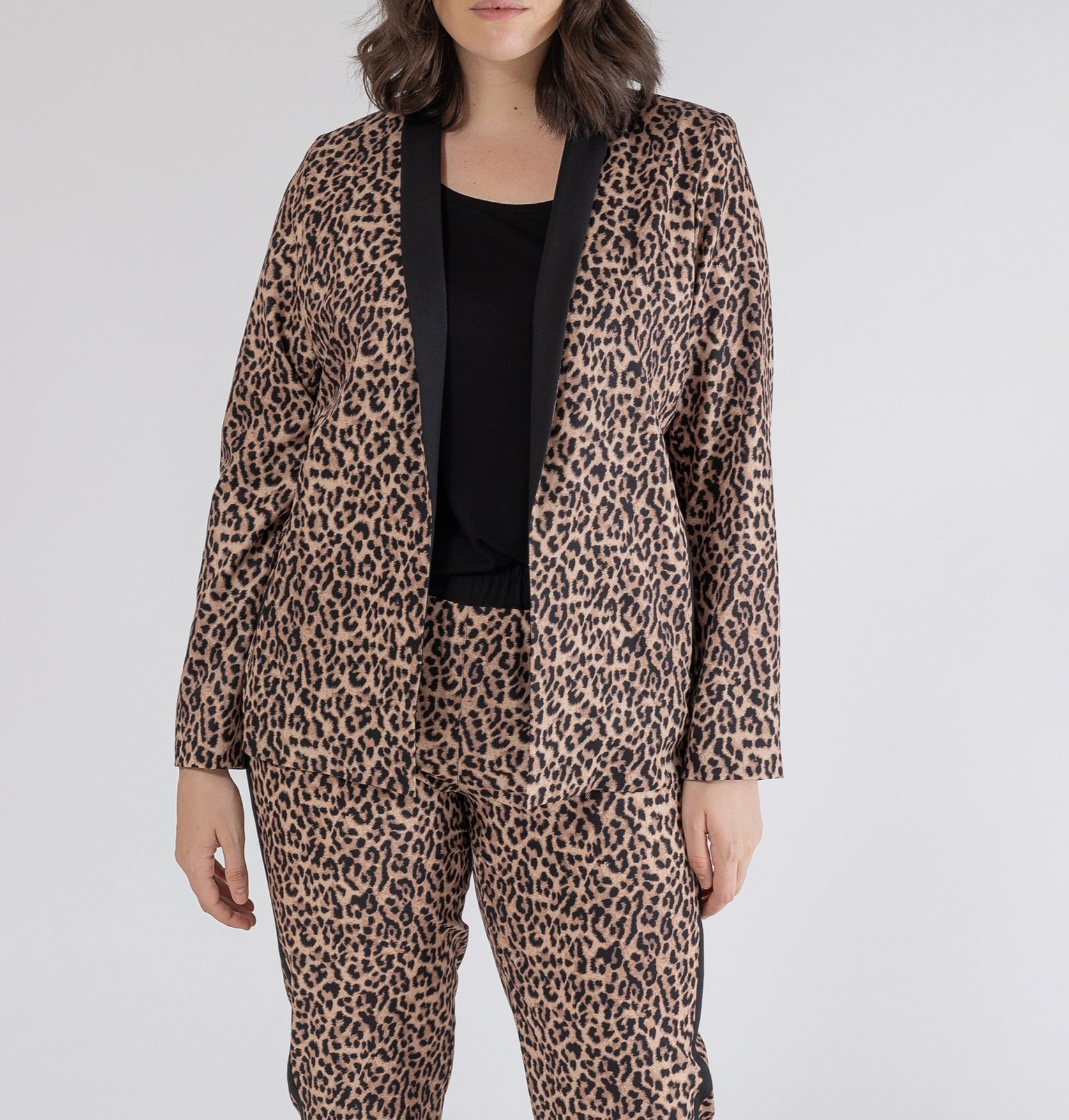 Imagen 0 de Chaqueta estampado leopardo