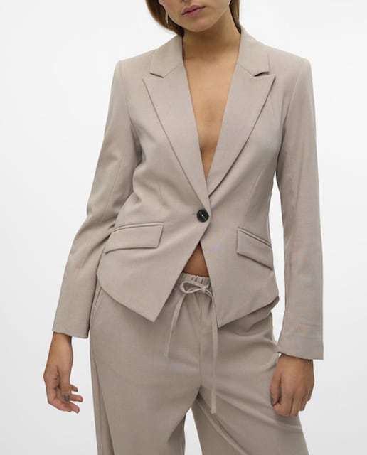 Imagen 0 de Blazer de mujer corte delantero en pico con cierre botón