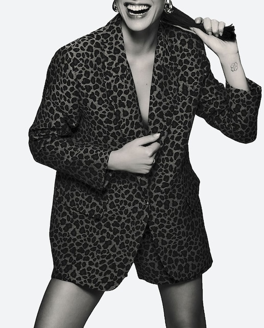 Imagen 0 de Chaqueta de mujer estampado leopardo