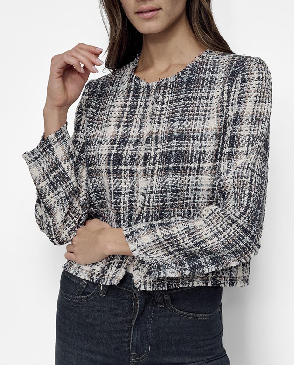 Imagen 0 de Chaqueta corta de mujer en tejido mezcla boucle y bolsillos delanteros