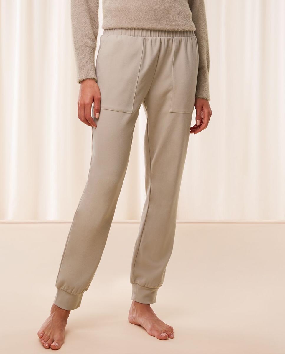 Imagen 0 de Pantalón recto con forma tipo jogger con tejido cálido infusionado con R Vital Multivitamin