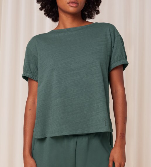 Imagen 0 de Camiseta estilo casual con corte caja con tejido reciclable antimicrobiano