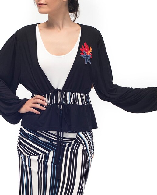 Imagen 0 de Chaqueta de mujer con manga abullonada  en raya tejida