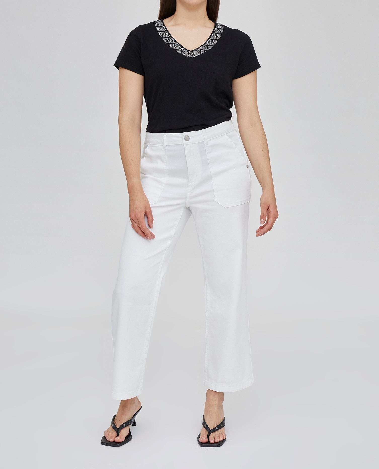 Imagen 0 de Pantalón de mujer capri con bolsillos plastron