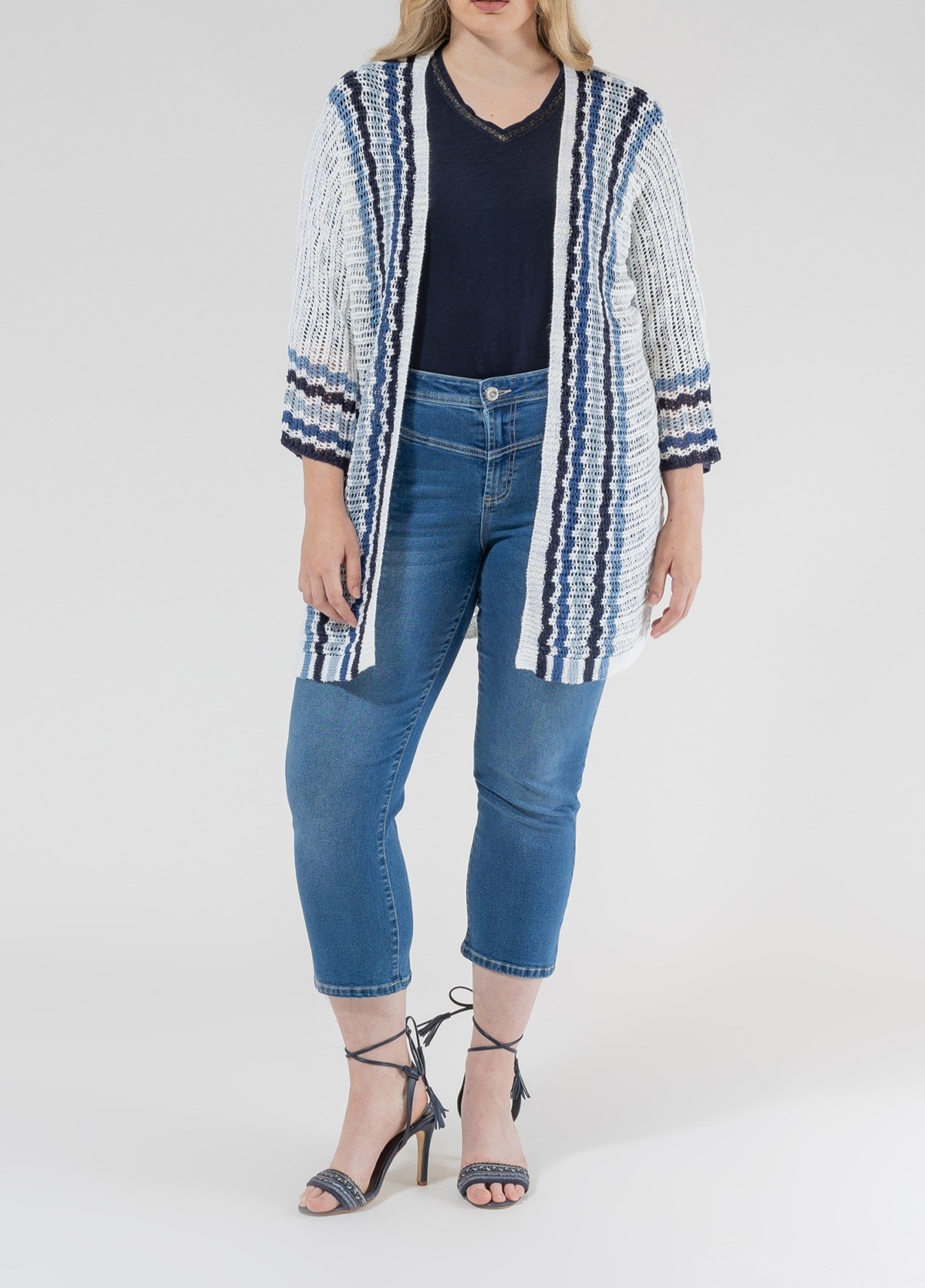 Imagen 0 de Pantalón de mujer capri con canesu delantero