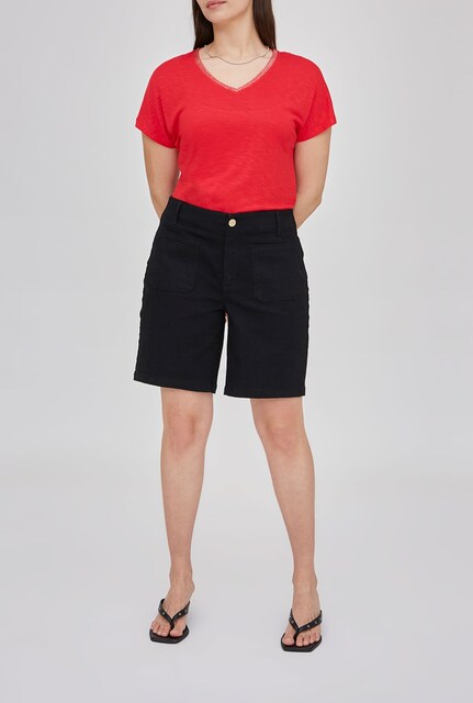 Imagen 0 de Bermuda de mujer con bolsillos frontales de plastron