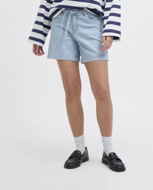 Imagen 0 de Short vaquero de mujer con cordón