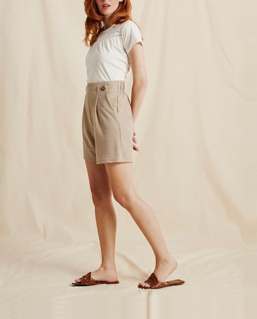 Imagen 0 de Short de mujer con cintura elástica y detalle de botones