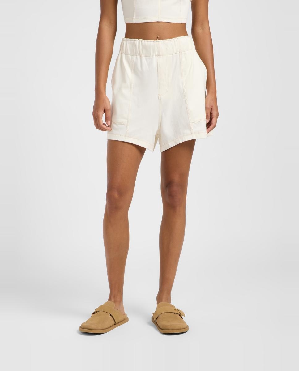 Imagen 0 de Pantalón corto de mujer estilo marinero