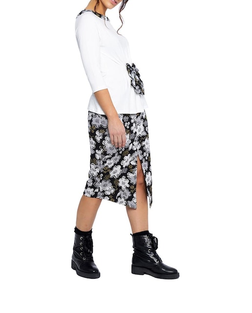 Imagen 0 de Falda midi en jacquard con bolsillos y abertura delantera