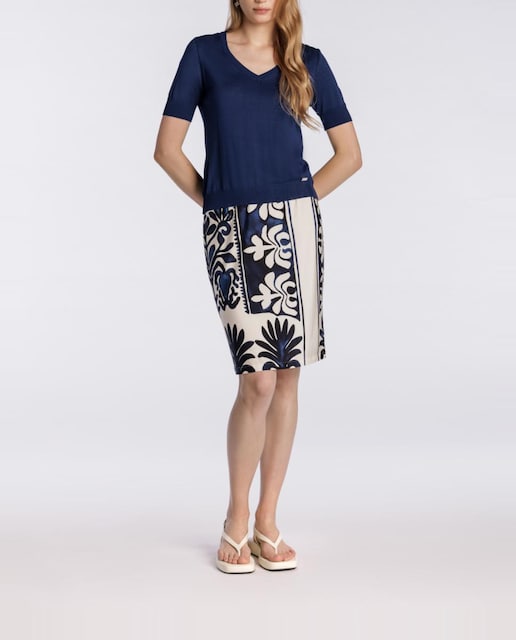 Imagen 0 de Falda recta de tela estampada.