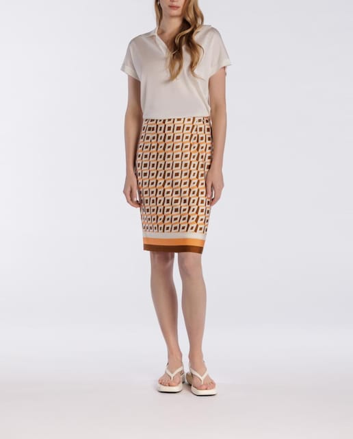 Imagen 0 de Falda recta de tela estampada.