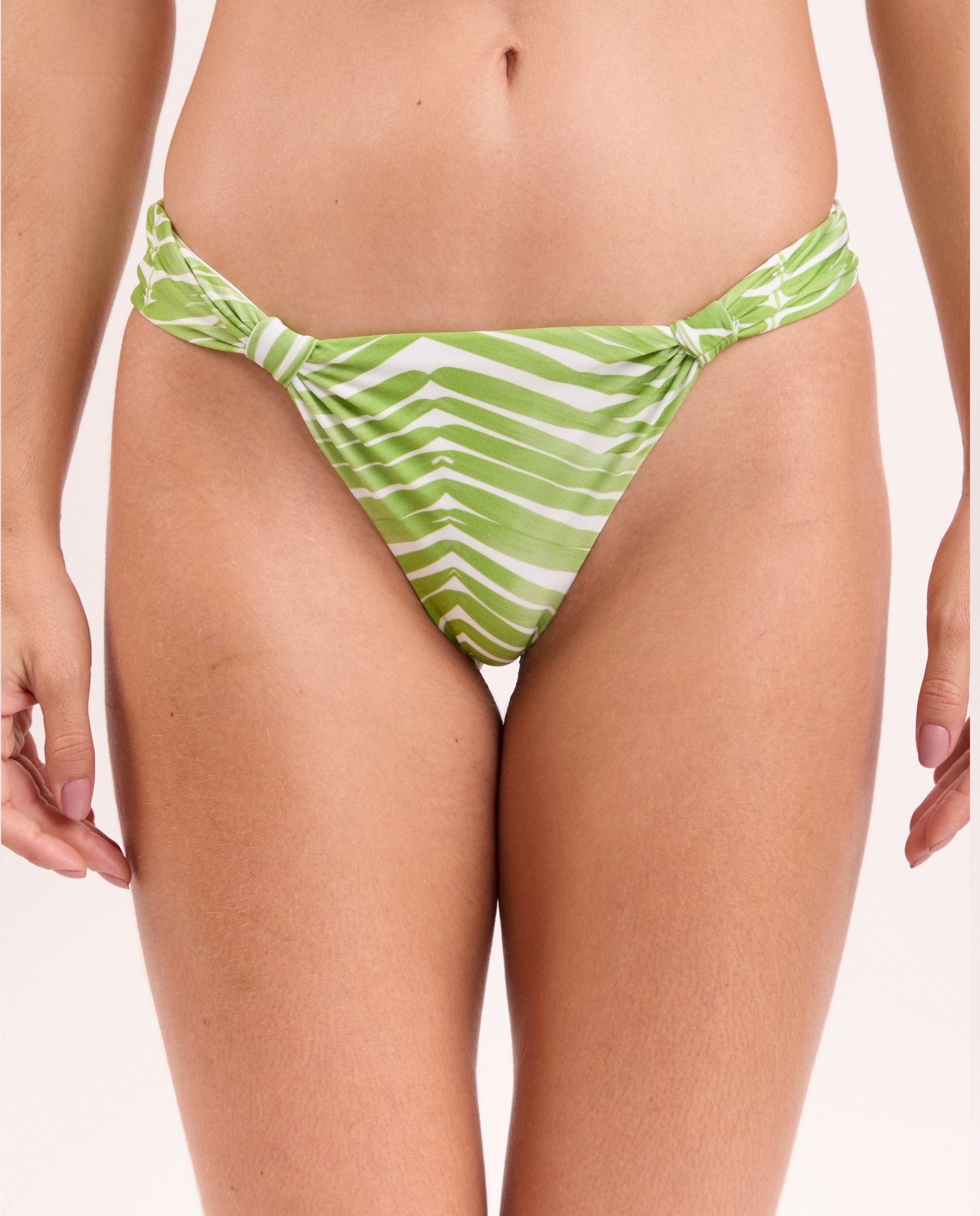 Imagen 0 de Braga de bikini mujer clásica y estampado botánico