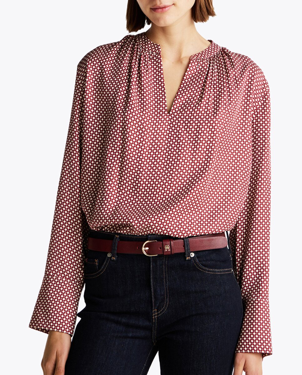 Imagen 0 de Blusa de mujer de manga larga, fluida y con cuello pico