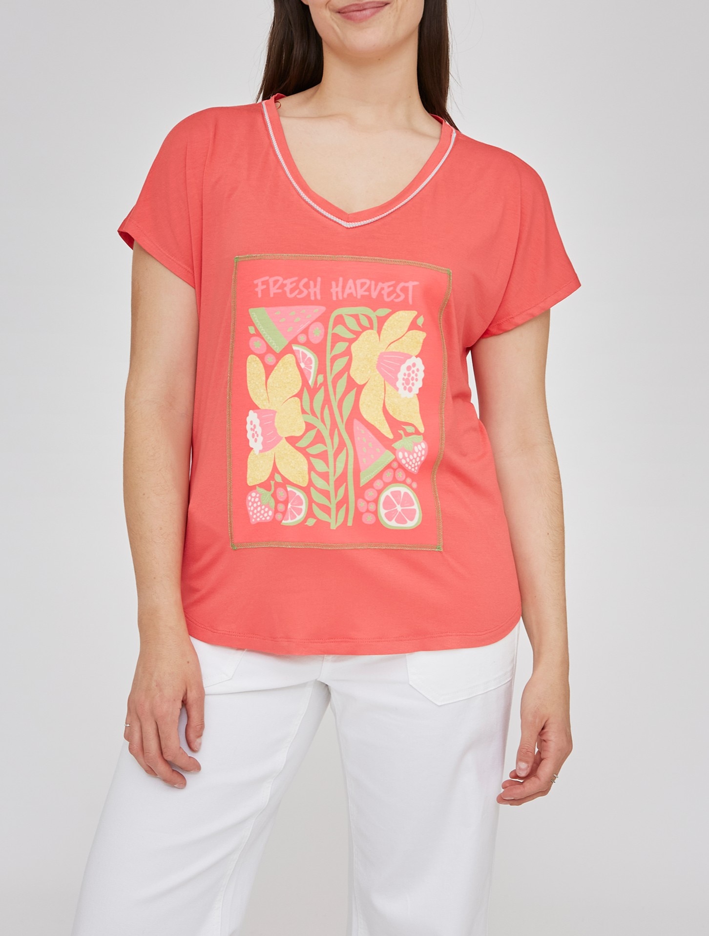 Imagen 0 de Camiseta de mujer parche estampado frutas