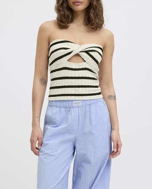 Imagen 0 de Top de mujer tipo bandeau con nudo