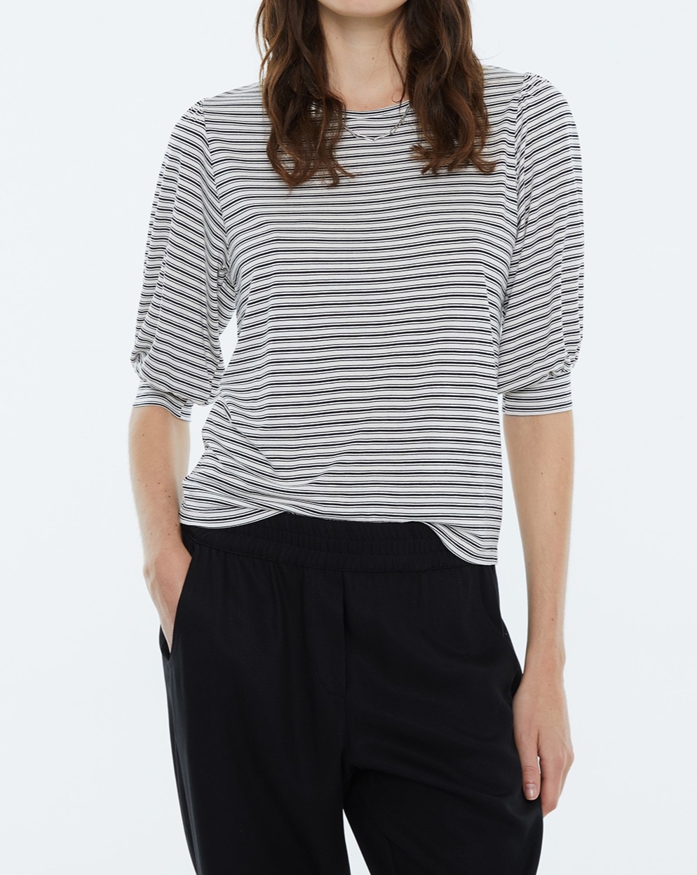 Imagen 0 de Camiseta de mujer, estampado rayas, escote redondo, manga corta.