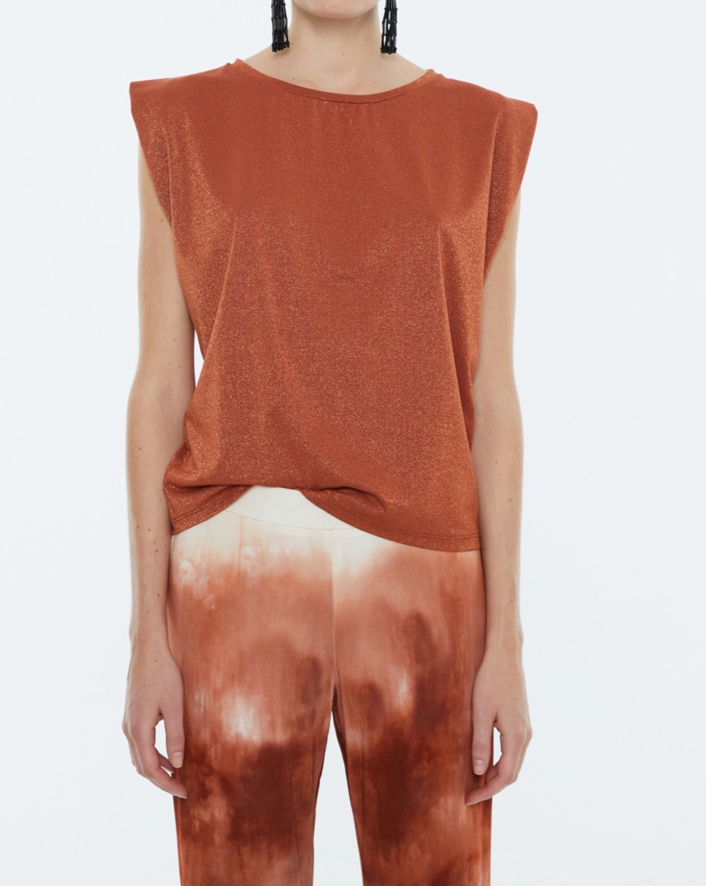 Imagen 0 de Camiseta de mujer, escote redondo, sin mangas.