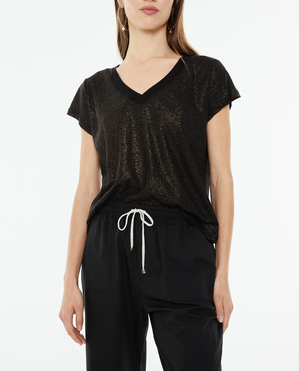 Imagen 0 de Camiseta de mujer de manga corta, cuello pico con detalle de tira de fantasía en el escote. Prenda sostenible.
