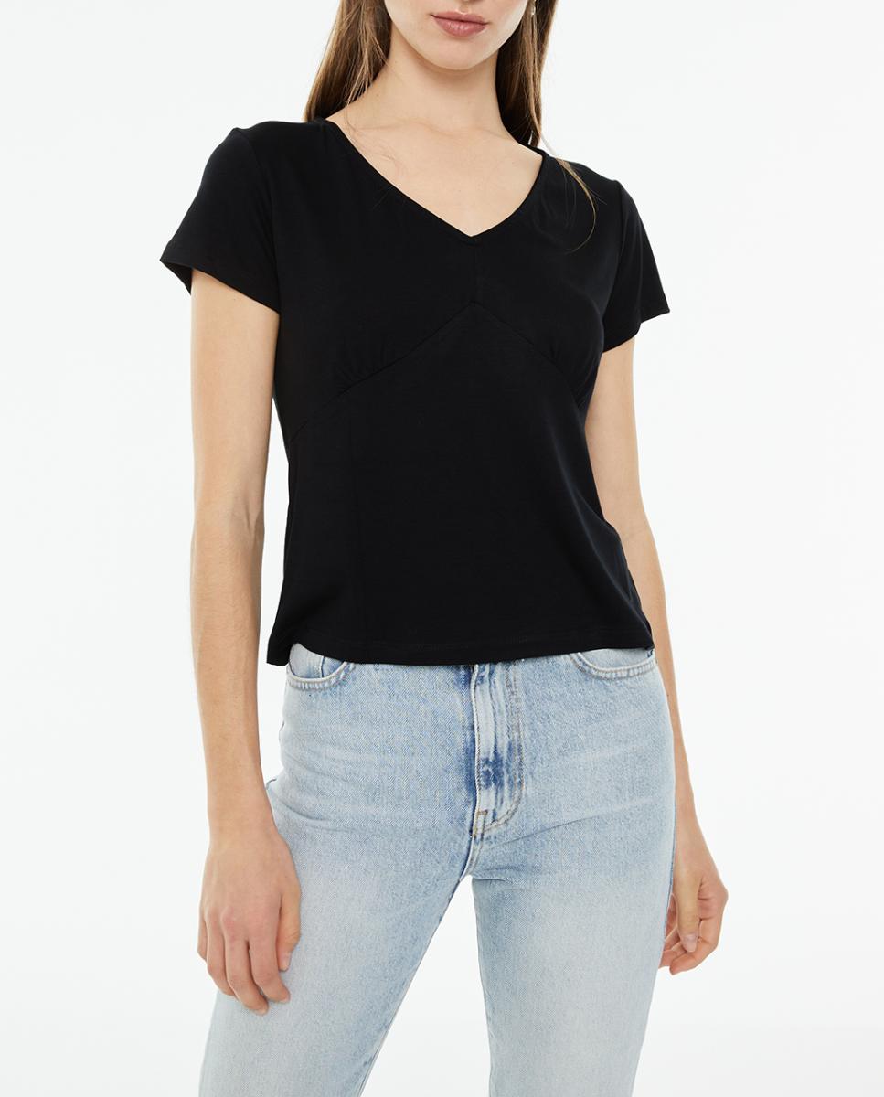 Imagen 0 de Camiseta de mujer negra de manga corta y cuello pico