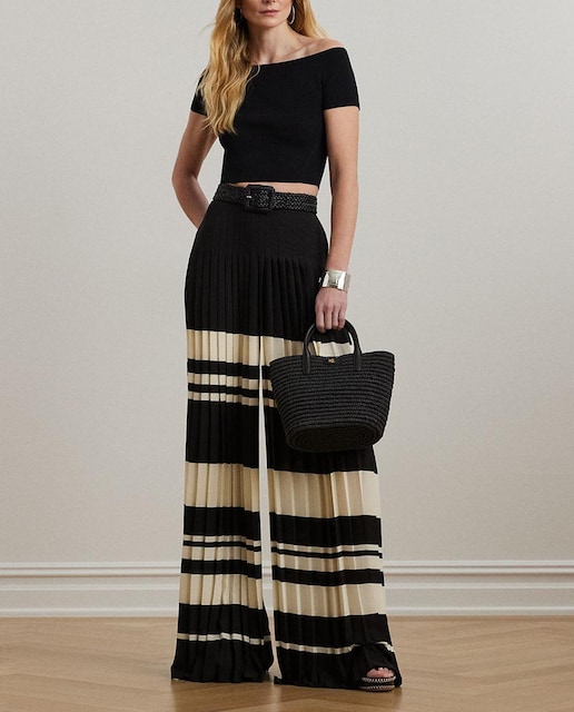 Imagen 0 de Top de mujer crop con cuello barco