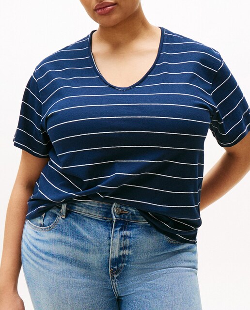 Imagen 0 de Camiseta de mujer de manga corta con cuello pico