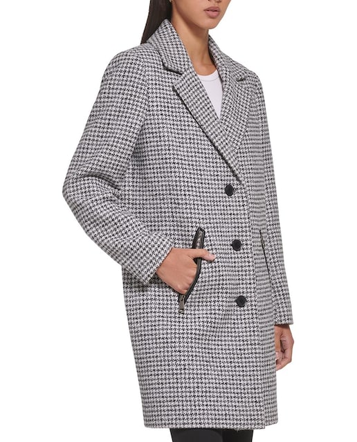 Imagen 0 de Abrigo de mujer con botones manga larga