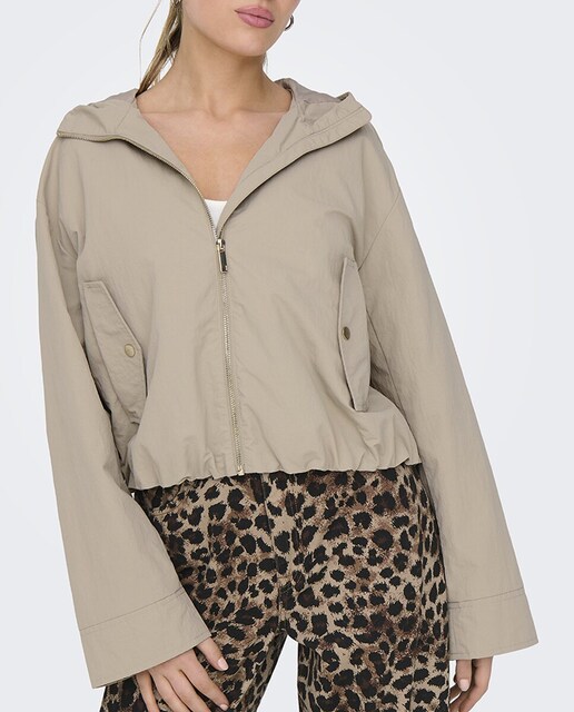 Imagen 0 de Chaqueta de mujer corta con cremallera y capucha