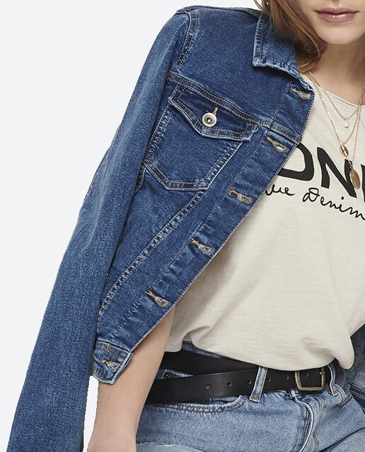 Imagen 0 de Cazadora vaquera de mujer en color azul