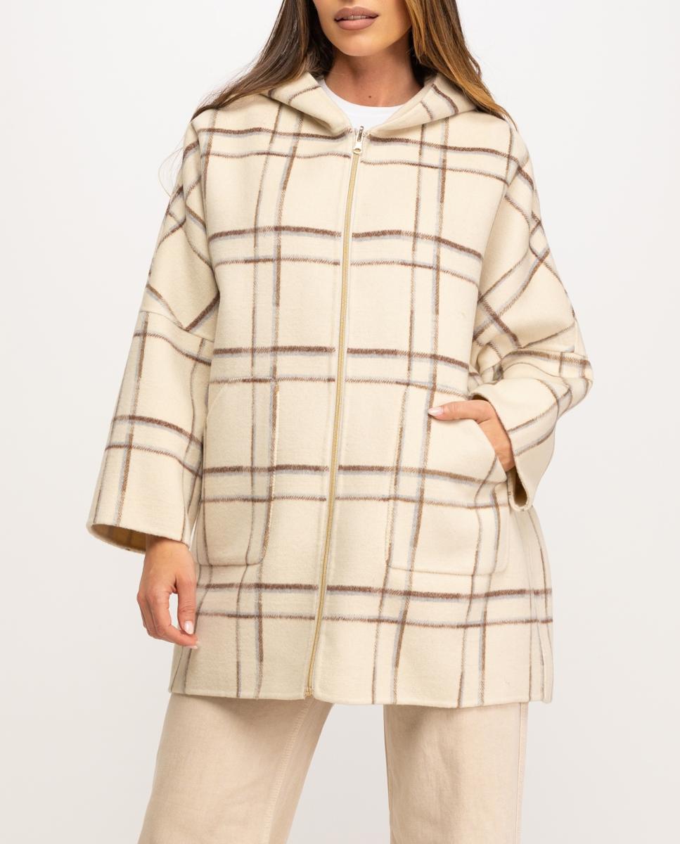 Imagen 0 de Abrigo de mujer con capucha y manga estilo kimono, confeccionada en doble faz