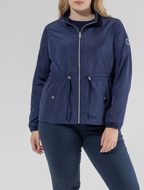 Imagen 0 de Parka de mujer corta con cuello alto